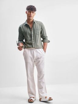 HIGHLANDER - Men Green Cotton Slim Fit Shirt