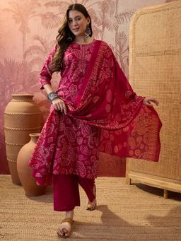 Vastramyaa - Women Magenta Cotton Floral Print Kurta With Pant & Dupatta