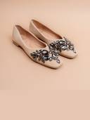 Beige color option, Currently selected