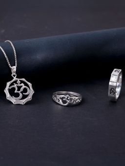 GIVA - Men 925 Silver Omkara Set