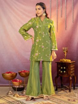 Kasya - Green Tissue V-Neck Embroidered Kurta with Pant (Set of 2)