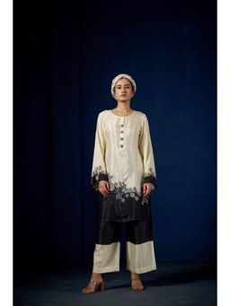 Sukruti Design - Black Rich Black Kurta and Trouser (Set of 2)