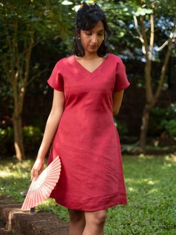 Creatures of Habit - Red Linen V Neck Shift Dress