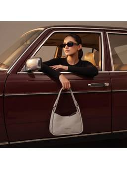Metro - White Women's Handbag