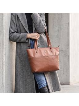 Metro - Tan Women's Tote Bag