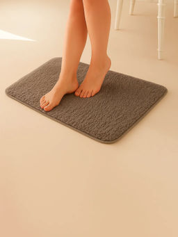 Haus & Kinder - Plush Microfiber Solid Bathmat Beige