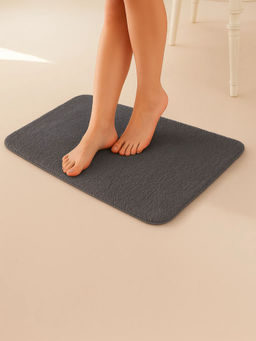 Haus & Kinder - Plush Microfiber Solid Bathmat Grey