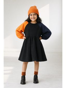 Tales & Stories - Girls Black Colorblock Flared Full Sleeves Knit Dress