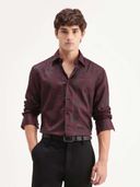 Maroon color option, Currently selected