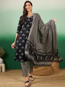 Vastramyaa - Womens Black Floral Printed Kurta with Pant and Dupatta (Set of 3)