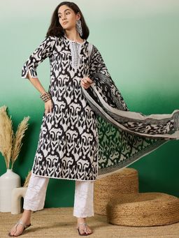 Vastramyaa - Women Black Ikat Printed Kurta with Pant and Dupatta (Set of 3)