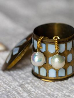 ANUSHKA JAIN JEWELLERY - Pearl Huggie Hoops