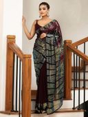 Maroon color option, Currently selected