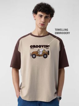 The Souled Store - Official Peanuts: Grooving' Oversized T-Shirt