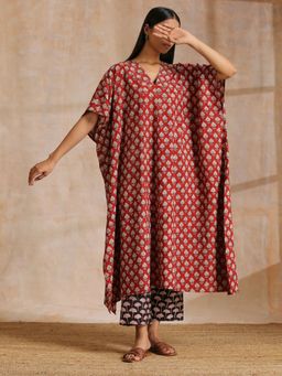 trueBrowns - Red Bagru Floral Print Cotton Panel Kaftan Kurta Pant (Set of 2)