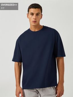 Styli Elevate - Men Dark Blue Solid Crew Neck Oversized T-Shirt