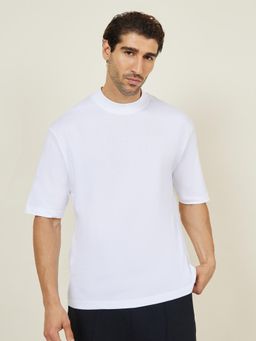 Styli Elevate - Men White Solid Mock Neck Oversized T-Shirt