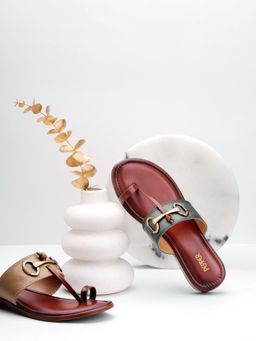 PEPPER - Beige Classic T-Strap Kolhapuris