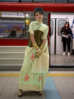 Vardha - Women Green Synthetic Woven Saree with Unstitched Blouse