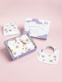 Haus & Kinder - Adorable Attire Gift Set - Set of 5 Hippity Hop