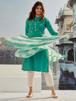 Women Plus - Green Floral Cotton Kurta and Pant with Dupatta