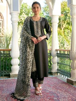 Women Plus - Black Embroidered Viscose Rayon Kurta and Pant with Dupatta