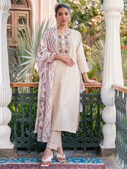 Women Plus - White Floral Cotton Kurta and Pant with Dupatta
