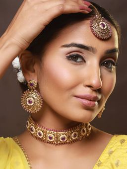 Aatmana - Gold Plated Kundan Studded & Beaded Choker Jewellery Set with Maang Tikka
