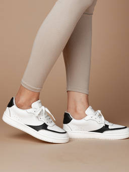 SLASH O - White Sneakers