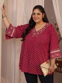 Maroon color option, Currently selected