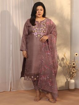 Extra love by Libas - Silk Blend Kurta With Pant & Dupatta