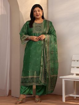 Extra love by Libas - Plus Size Women Green Silk Blend Kurta With Pant & Dupatta