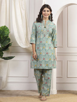 Nayam by lakshita - Green Printed Embroidered Kurta with Pant (Set of 2)