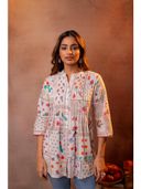 Off White color option, Currently selected