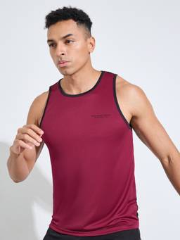 Styli - Men Regular Fit Colorblock Placement Printed Running Tee