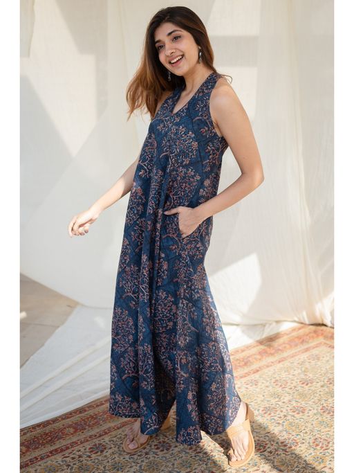 slim fit dress slacks Buy Women's Printed Halter Neck Dress Online in India main image 0