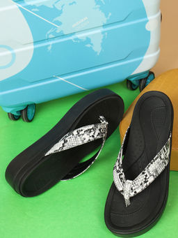 Carlton London - Black Stylish Sandals