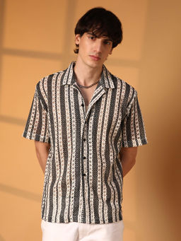 Campus Sutra - Mens Cream White and Midnight Black Multitrack Knit Oversized Shirt