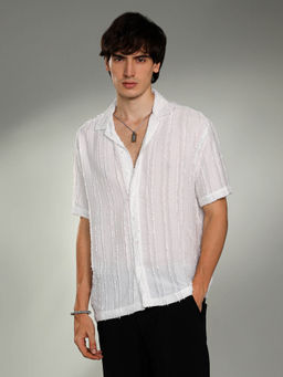 Campus Sutra - Mens Chalk White Unhemmed Striped Oversized Shirt