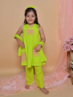 ARTH LIFE - Girls Green Bloom Kurta with Pant and Dupatta