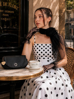 Caprese - Black Solid Faux Leather Clutch (Medium)
