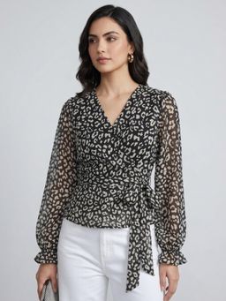 ANVI Be Yourself - Black Animal Print Woven Regular Top