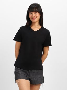 JUNEBERRY - Black Solid Lycra Regular T-Shirt