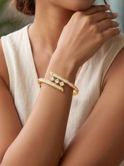 Nuyug - Golden Glamour Zirconia Studded Bracelet