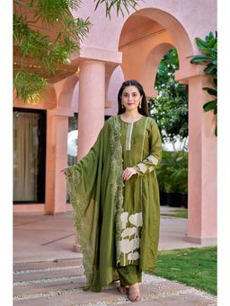 WOOMN - Leafy Lush Kurta with Pant & Dupatta