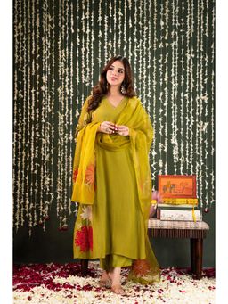 WOOMN - Olive Aura Crush Chanderi Kurta with Pant & Dupatta