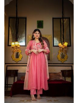 WOOMN - Blush Bloom Organza Kurta with Pant & Dupatta