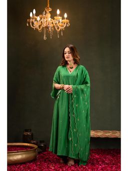WOOMN - Emerald Whisper Silk Kurta with Pant & Dupatta