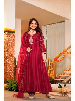 WOOMN - Crimson Royale Silk Kurta with Pant & Dupatta
