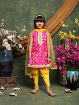 SAKA DESIGNS - Magenta Woven Regular Fit Kurta and Dhoti with Dupatta (Set of 3)